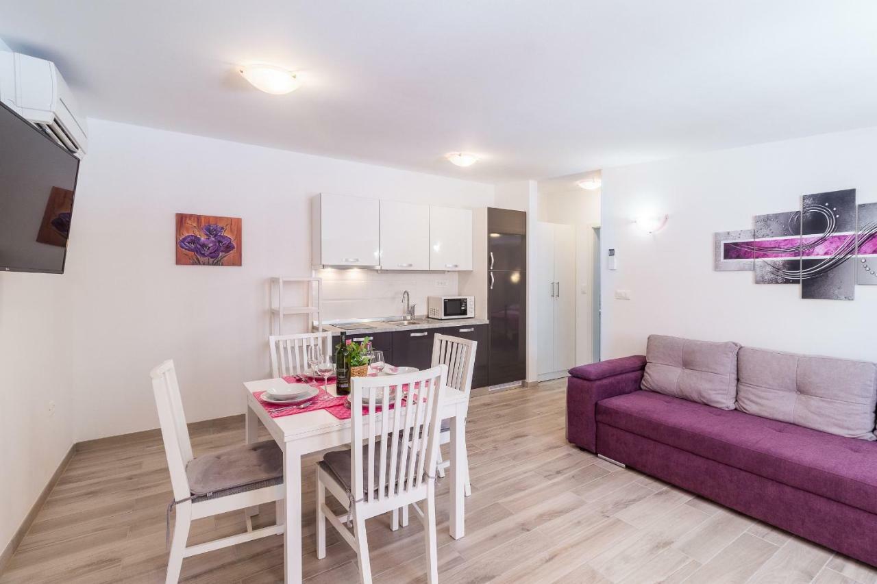 Apartment Taja Liznjan Bagian luar foto