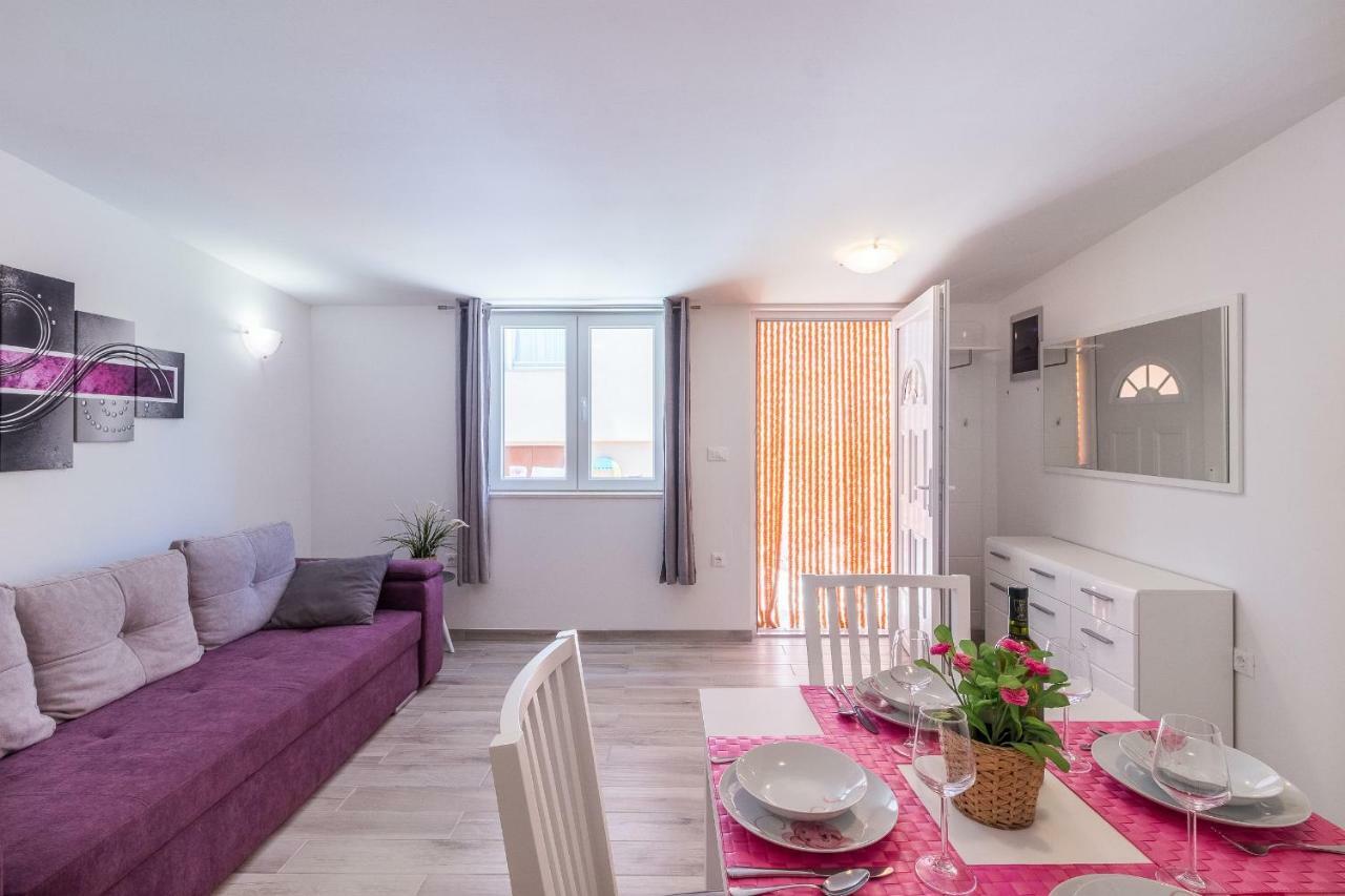 Apartment Taja Liznjan Bagian luar foto