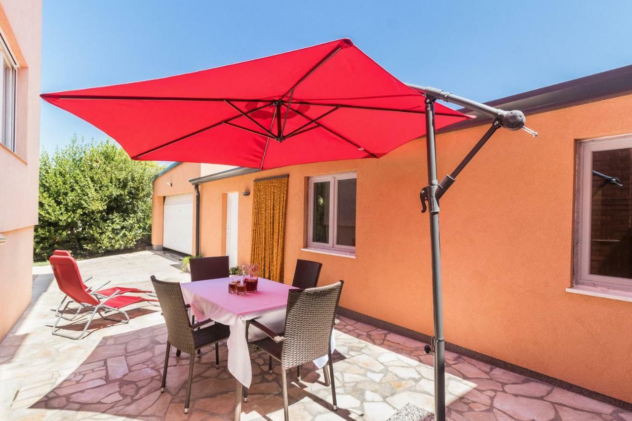 Apartment Taja Liznjan Bagian luar foto