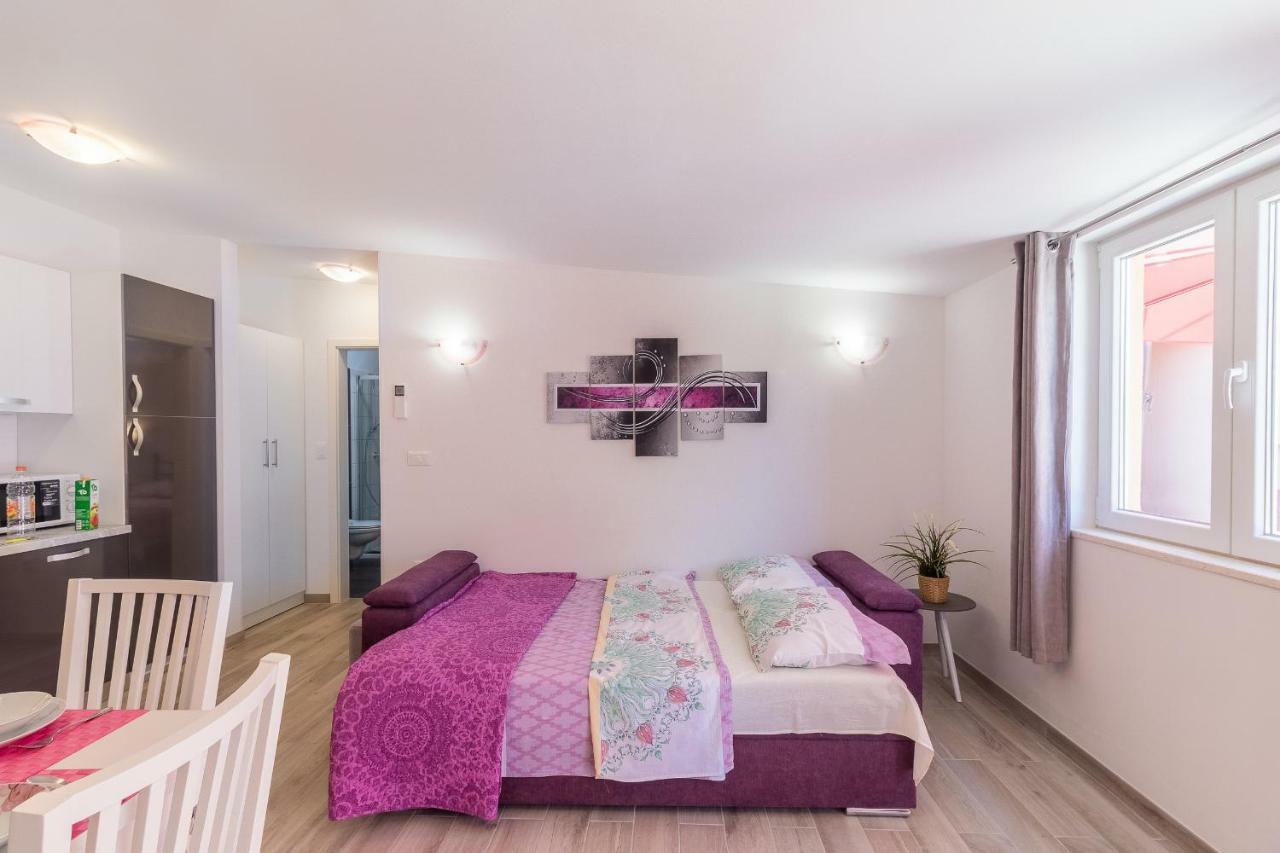 Apartment Taja Liznjan Bagian luar foto