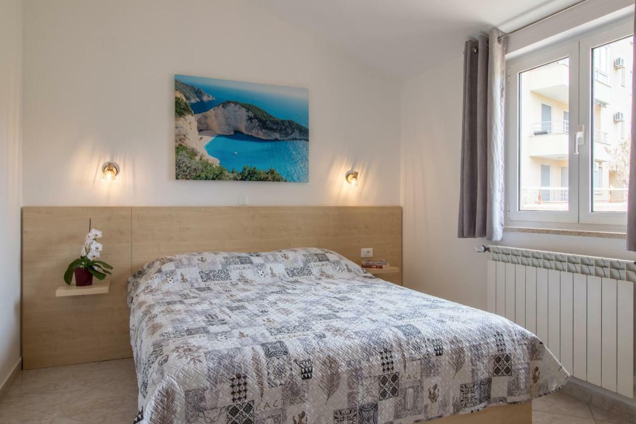 Apartment Taja Liznjan Bagian luar foto